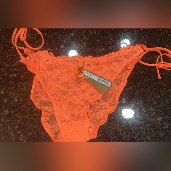 Fits Everybody Lace Tanga - Picture 7 of 13